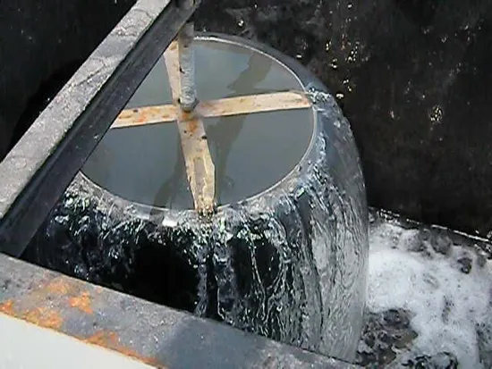 Система очистки сточных вод мелкой флотацией растворенного воздуха для сточных вод бумажной фабрики